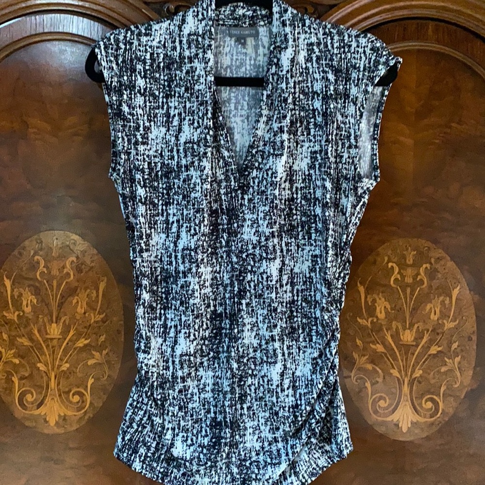Vince Camuto sleeveless top - Sz M